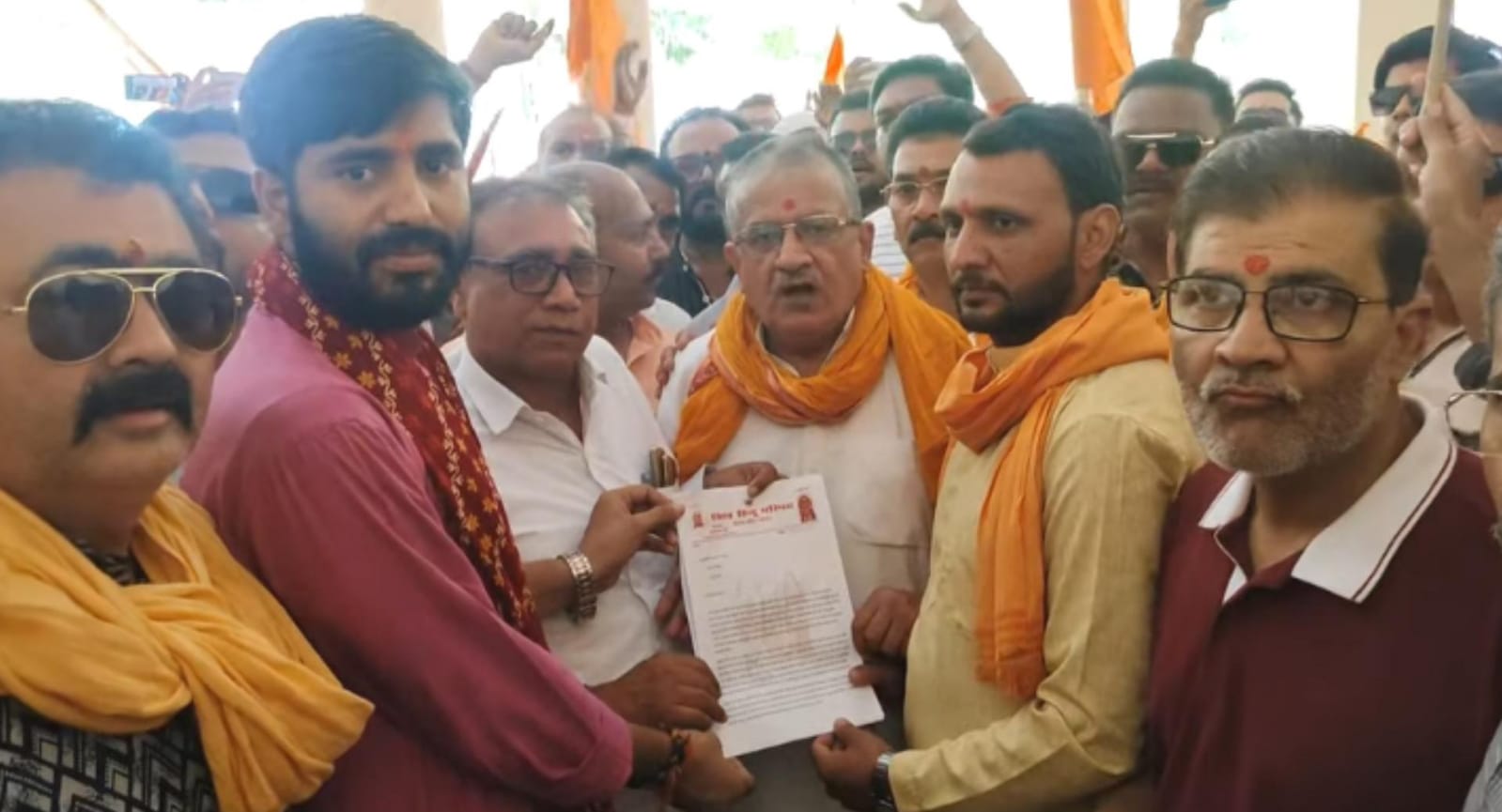 बंगाल हिंसा पर विहिप का फूटा आक्रोश: रोहिंग्या घुसपैठियों को बाहर निकालने की उठी आवाज़