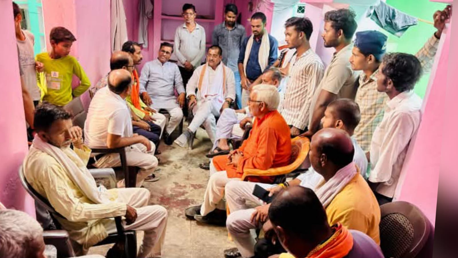 मंत्री रामकेश जन-जन तक पहुंचा रहे "बाबा साहब" के विचार: जनता से कर रहे सीधा संवाद