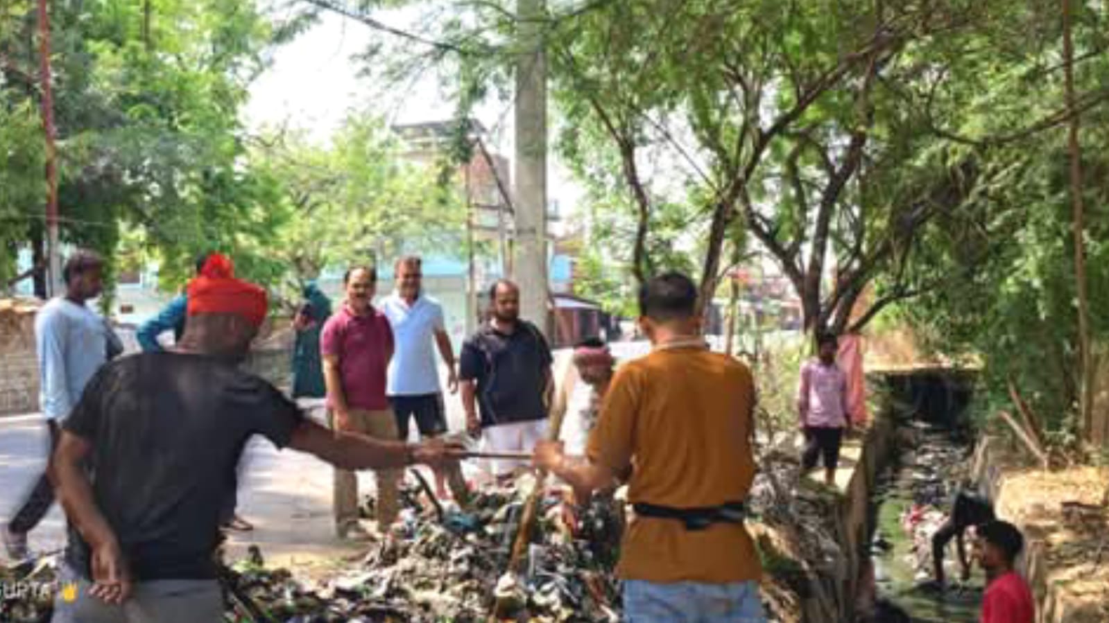 पालिका प्रतिनिधि अंकित ने चलाया "युद्धस्तर" पर सफाई अभियान: जीता जनता का 'दिल'