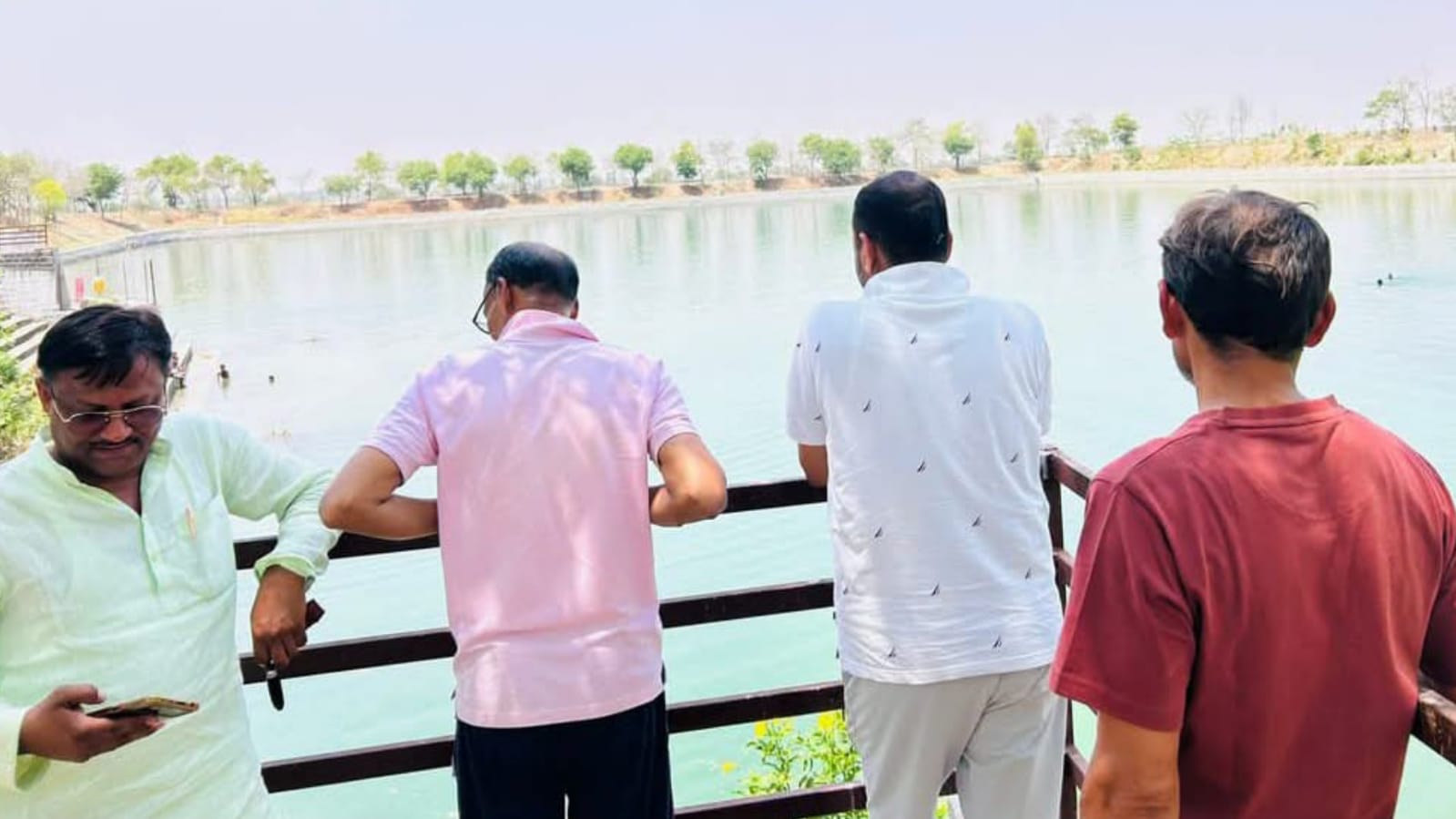 विधायक प्रकाश द्वारा पीएम और सीएम का सपना साकार: बांदा में बनाया अनूठा अमृत सरोवर