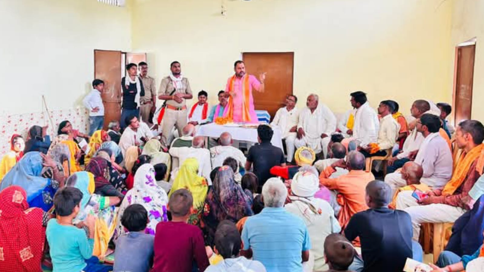 विधायक प्रकाश अंबेडकर के सपनों को कर रहे "साकार": बस्तियों में जाकर देखा विकास का सच