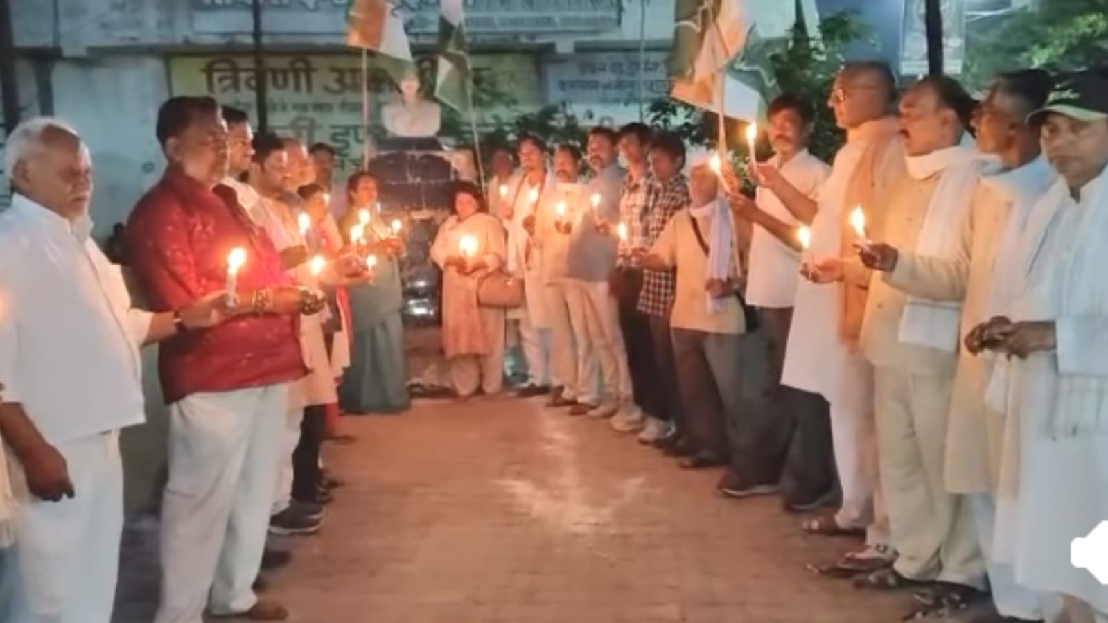कैंडल से जला इंकलाब का चिराग: निकली संवेदना की मशाल, पहलगाम के शहीदों को दी श्रद्धांजलि