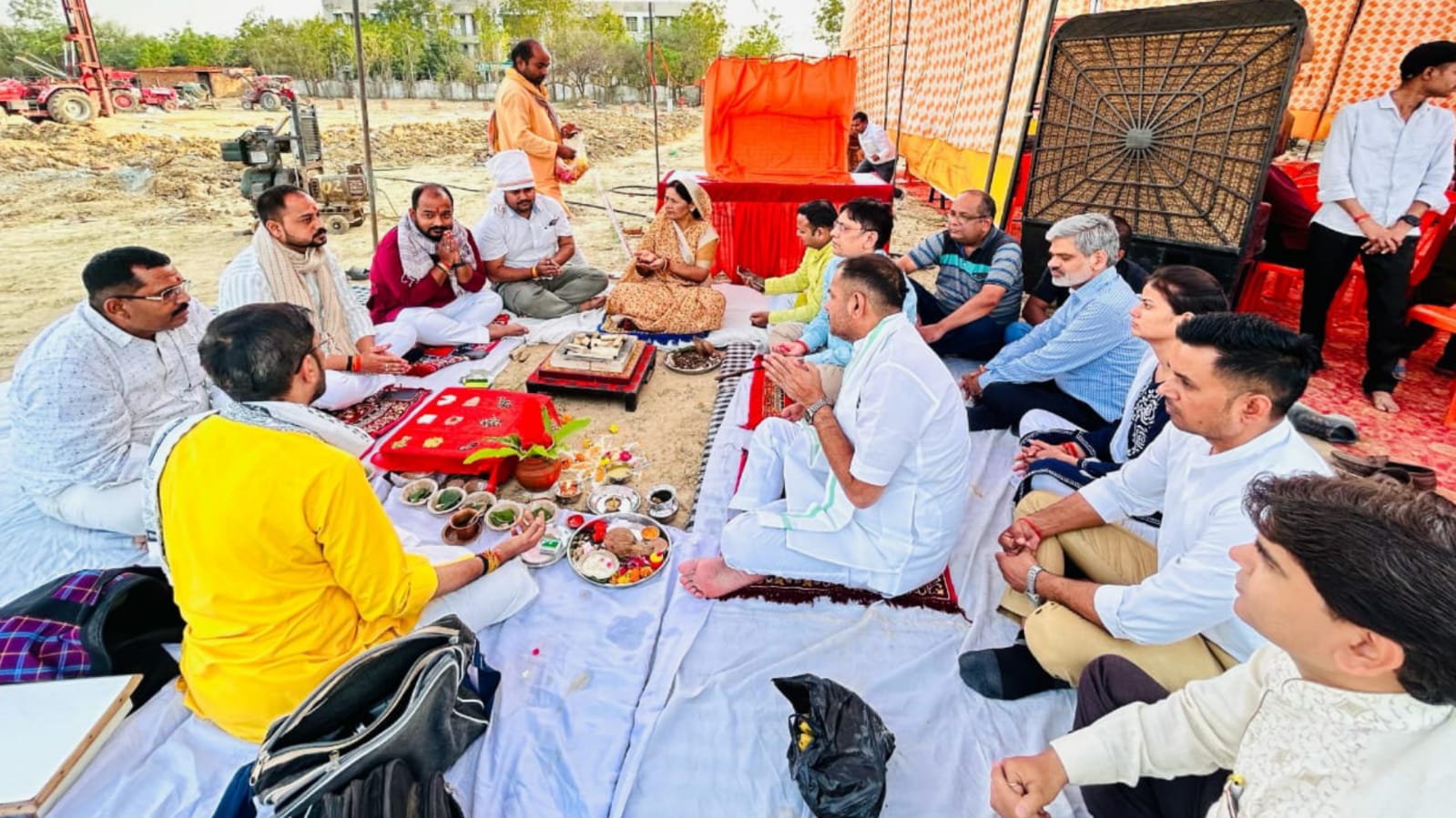 विधायक प्रकाश द्वारा नर्सिंग हास्टल का शिलान्यास: 906 लाख की हुई स्वीकृति