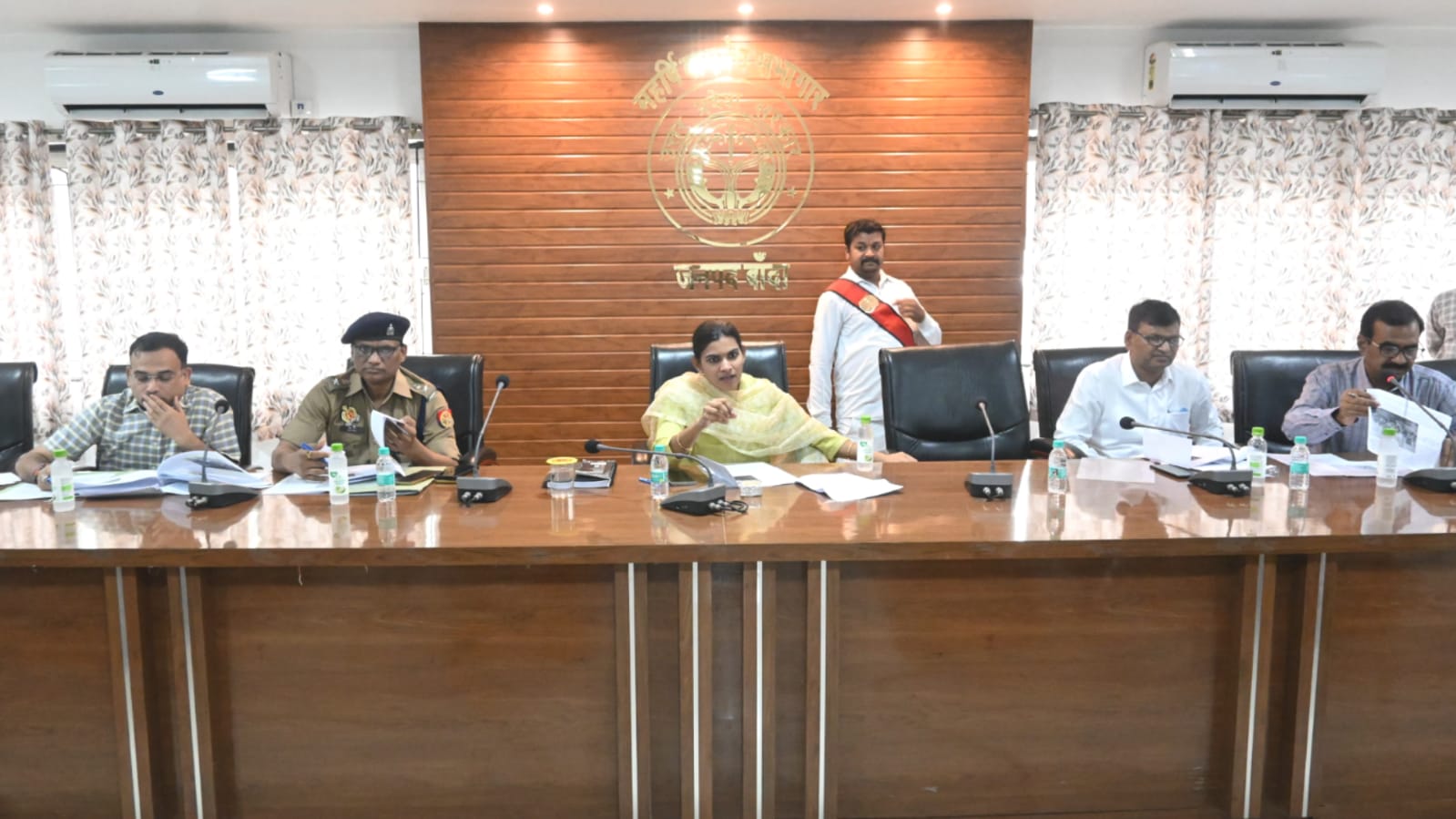 डीएम जे. रीभा का बड़ा एक्शन: ओवरलोड, ओवरस्पीड और स्टंटबाज़ों पर चलेगा कानून का डंडा
