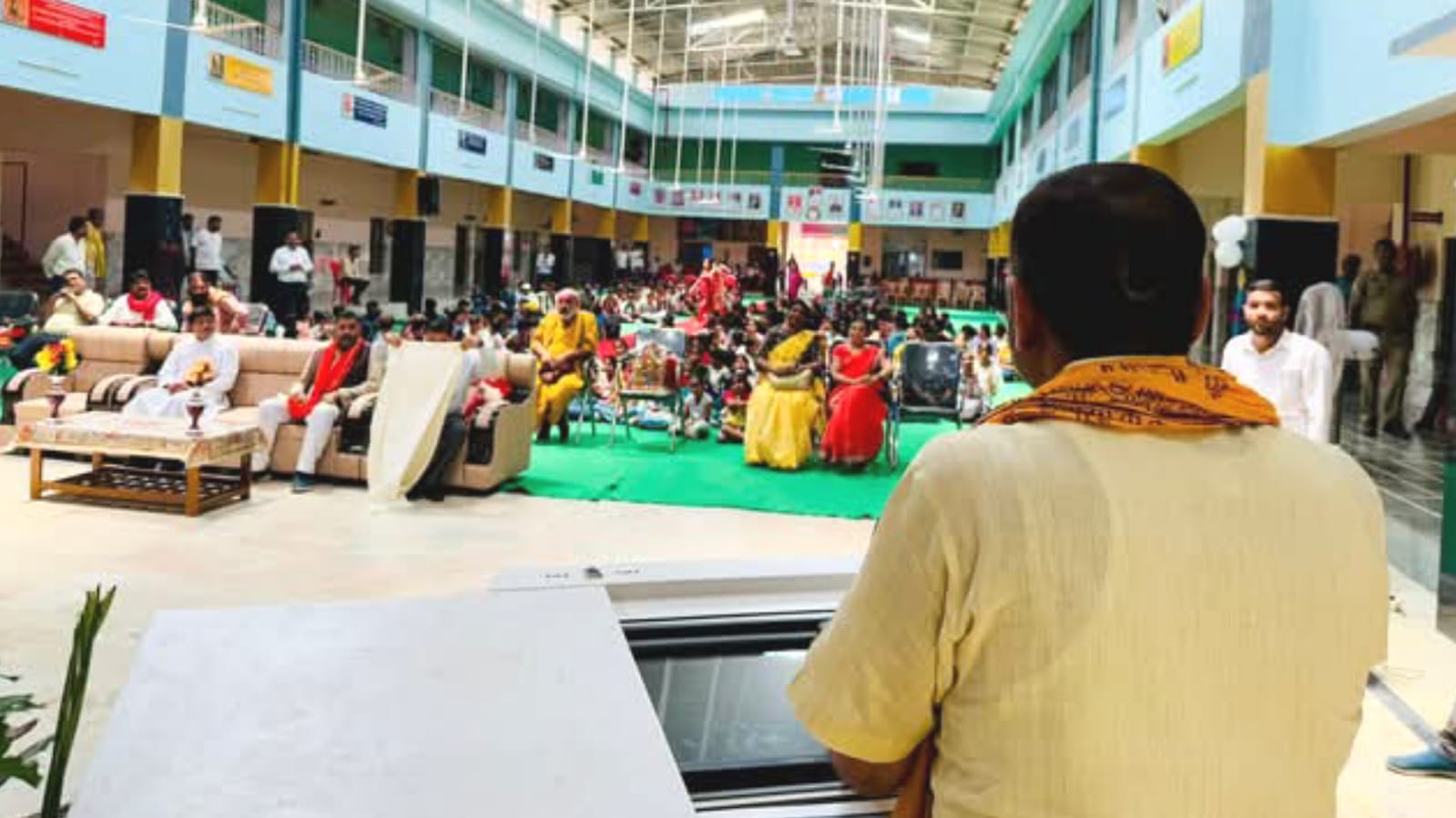 विधायक प्रकाश ने 'बच्चों' का बढ़ाया 'हौसला': प्रतिभाओं की तपिश से 'चमका' समर कैंप