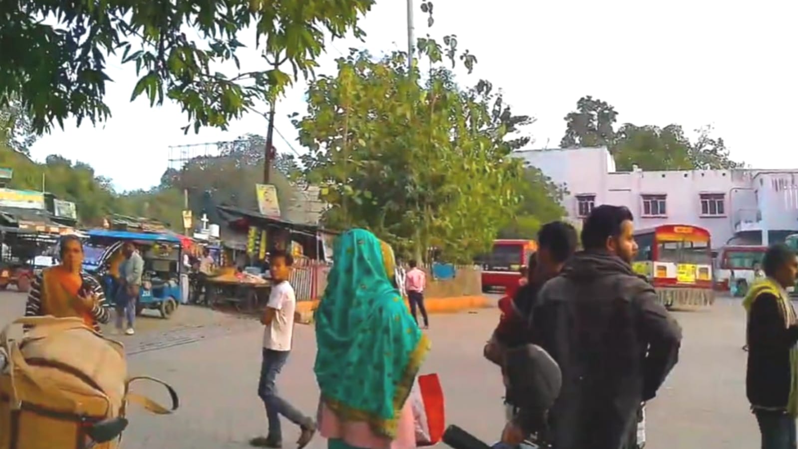 रोडवेज की बसों में 'चालक एवं परिचालक' नहीं कर रहे ड्रेस कोड का पालन: यात्री होते हैं परेशान