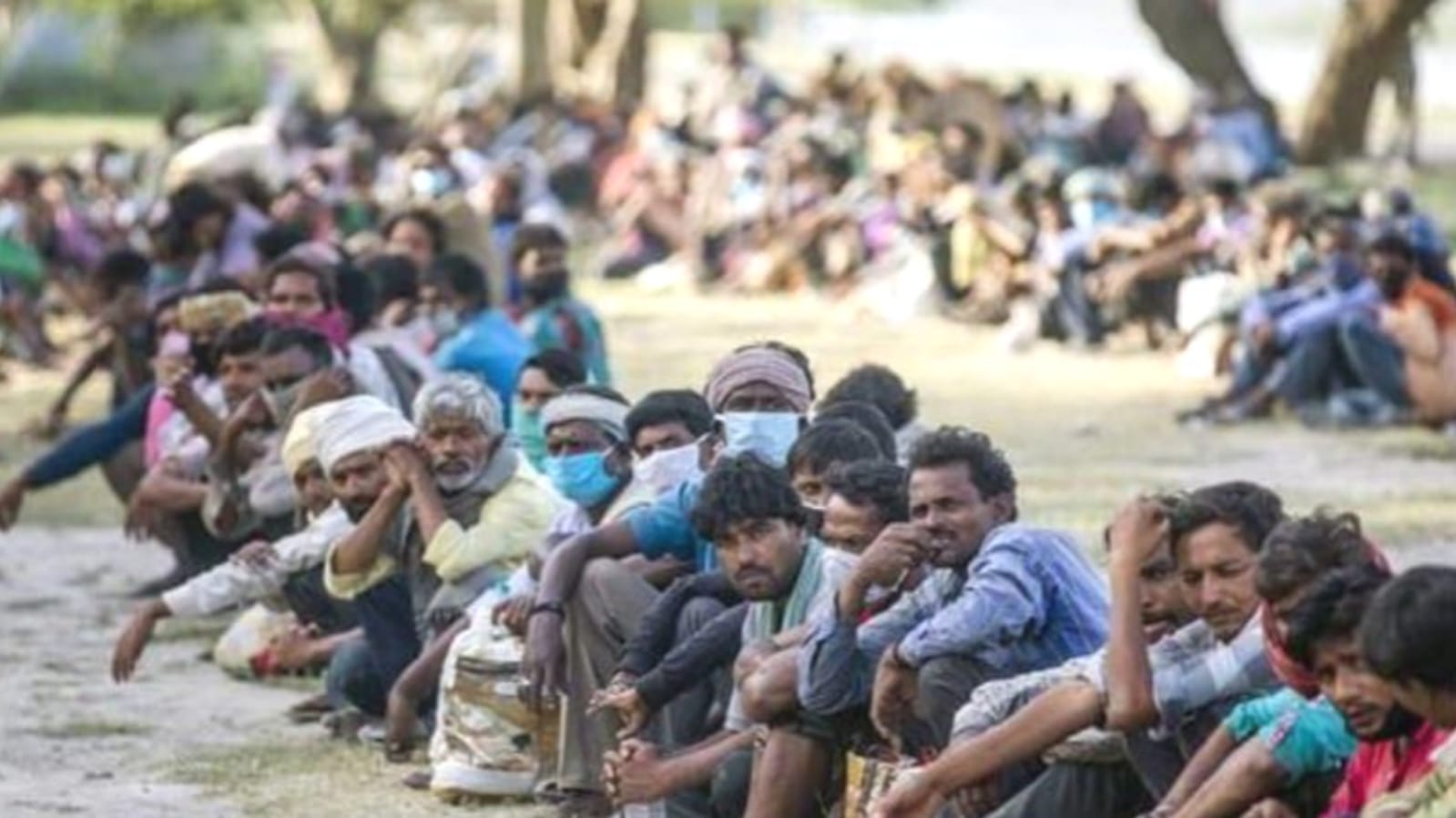 सरकारी सिस्टम बना तमाशा : सरकार वादों में व्यस्त, मज़दूर भूख और पलायन में पस्त ! 