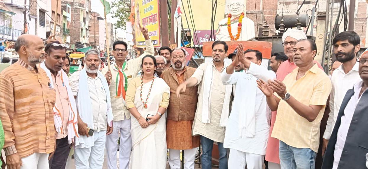 भारत की बेटी का अपमान नहीं सहेगा हिंदुस्तान: कांग्रेसियों में उबाल, गांधी चौक पर फूटा गुस्सा