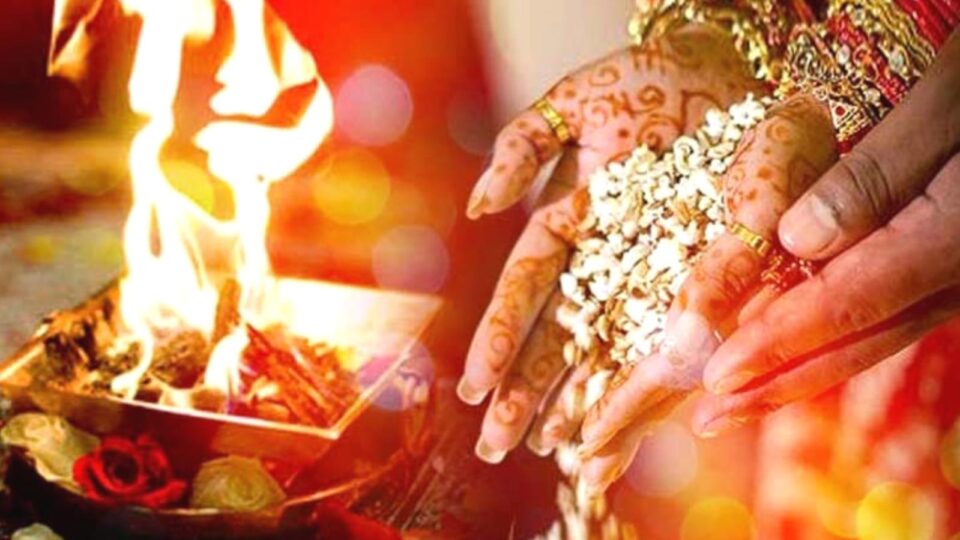 प्रेम की जीत या समाज का डर: मंदिर बना इश्क़ की मंज़िल, बंधनों को तोड़ रचाई शादी