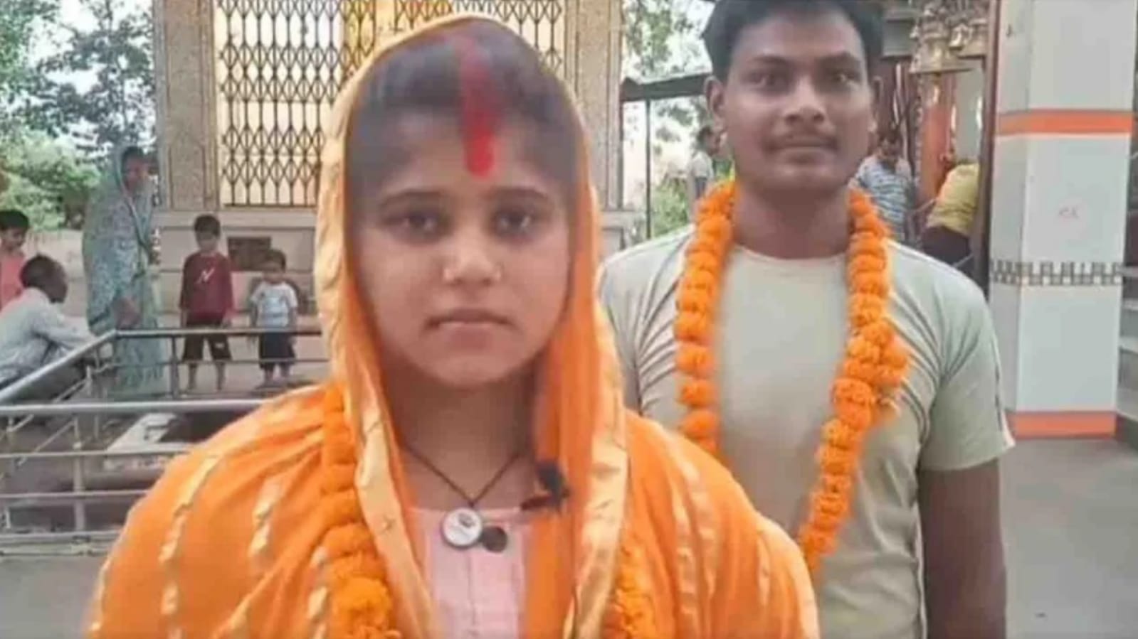 प्रेम की जीत या समाज का डर: मंदिर बना इश्क़ की मंज़िल, बंधनों को तोड़ रचाई शादी