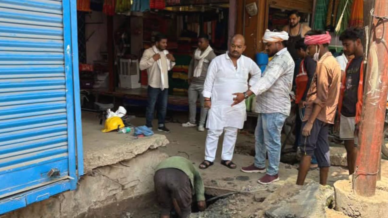 प्रतिनिधि अंकित गुप्ता 'आराम हराम' है की तर्ज पर कर रहे काम: 'युद्धस्तर' पर सफाई अभियान !