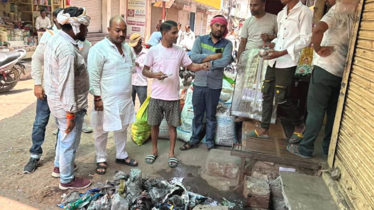 प्रतिनिधि अंकित गुप्ता 'आराम हराम' है की तर्ज पर कर रहे काम: 'युद्धस्तर' पर सफाई अभियान !