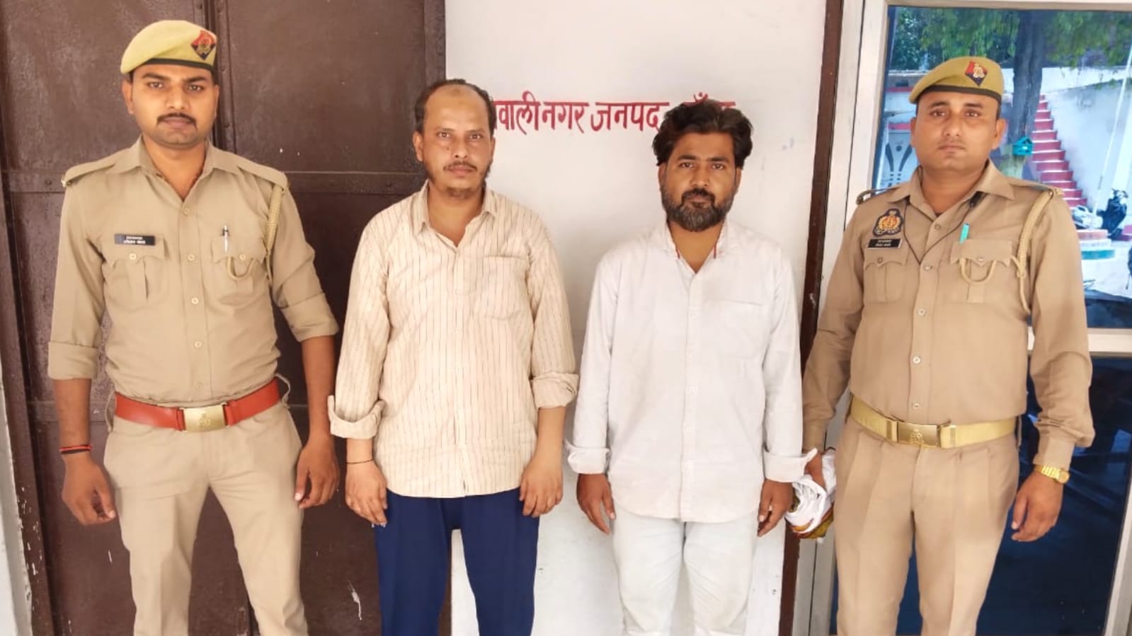 बीसी ग्रुप की 'महाठगी' से सहमा बांदा: पुलिस ने पकड़े मास्टरमाइंड, 4.5 लाख कैश बरामद