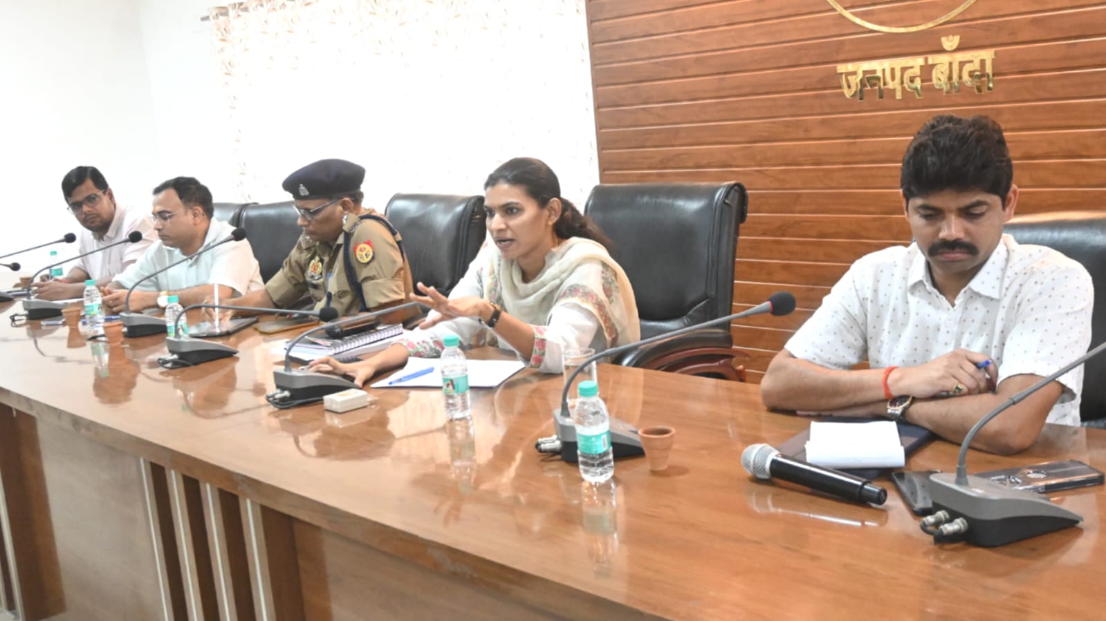 डीएम जे.रीभा का 'खनन विभाग' पर शिकंजा: पट्टाधारकों और ट्रांसपोर्टरों को 'कड़ी' चेतावनी