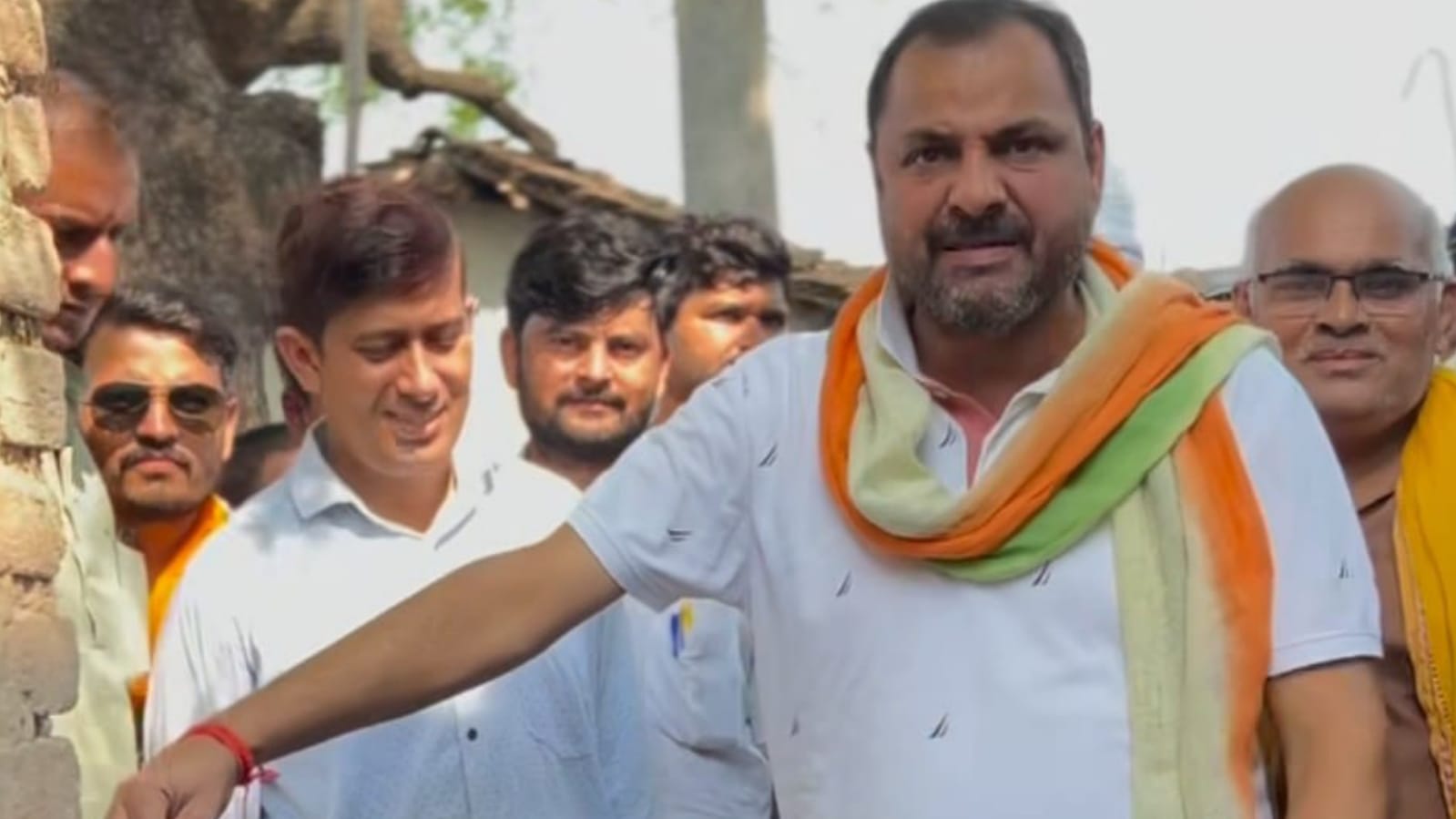 विधायक प्रकाश की 'झुलसती धूप' में जनसेवा यात्रा: घर-घर पहुंचकर सुन रहे जनता की पीड़ा
