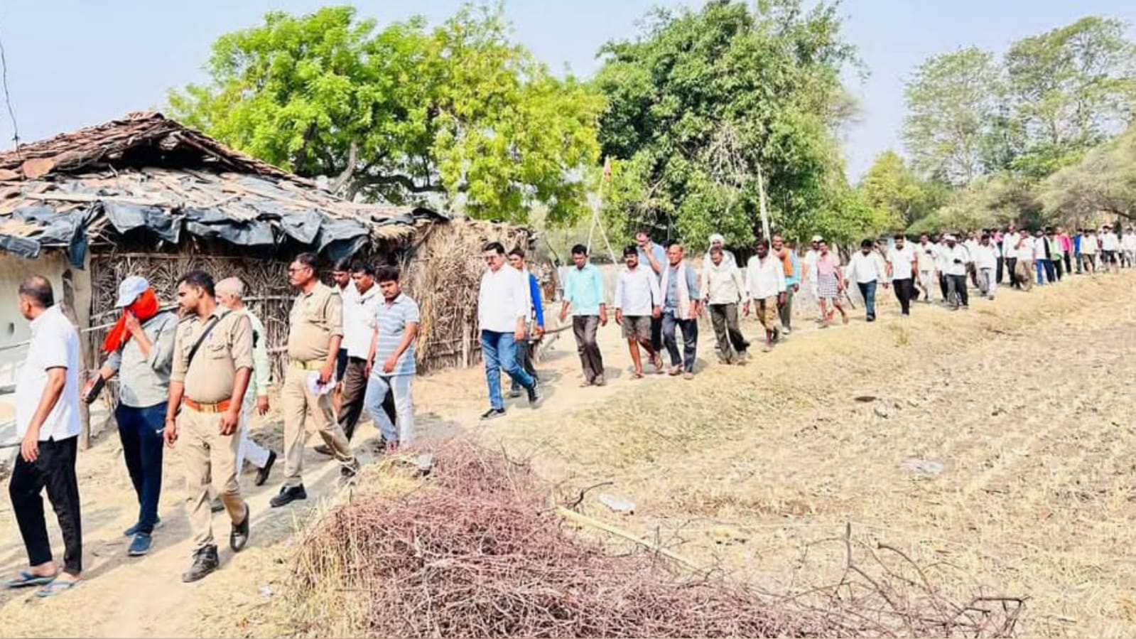 विधायक प्रकाश ने रचा इतिहास: अति सुबह गांवों में दस्तक, बना जनचर्चा का विषय