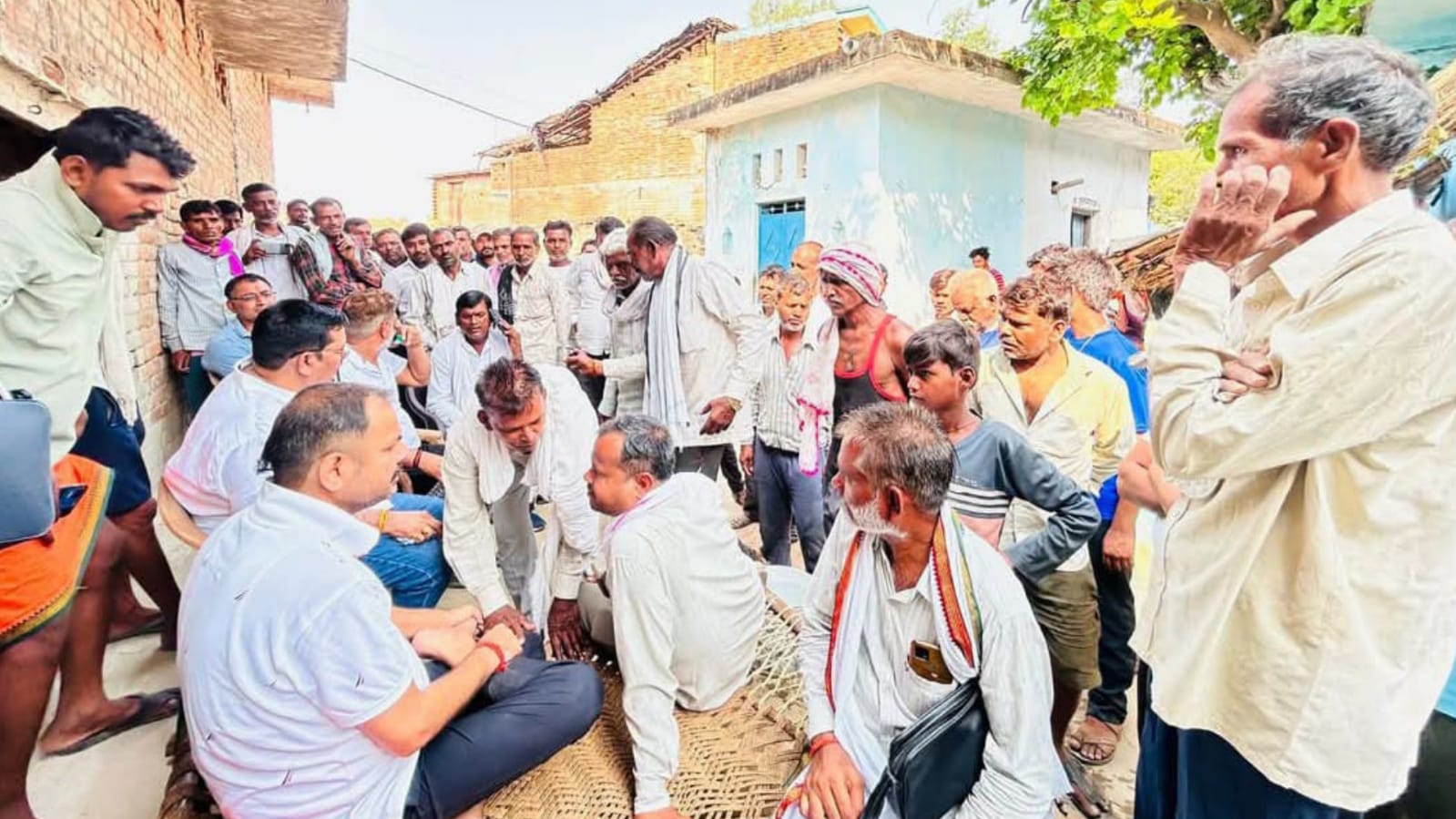 विधायक प्रकाश ने रचा इतिहास: अति सुबह गांवों में दस्तक, बना जनचर्चा का विषय