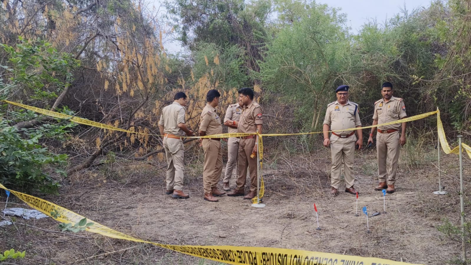 मासूम से दरिंदगी: जंगल में तड़पती मिली बच्ची, पुलिस मुठभेड़ में दबोचा गया 'हैवान'