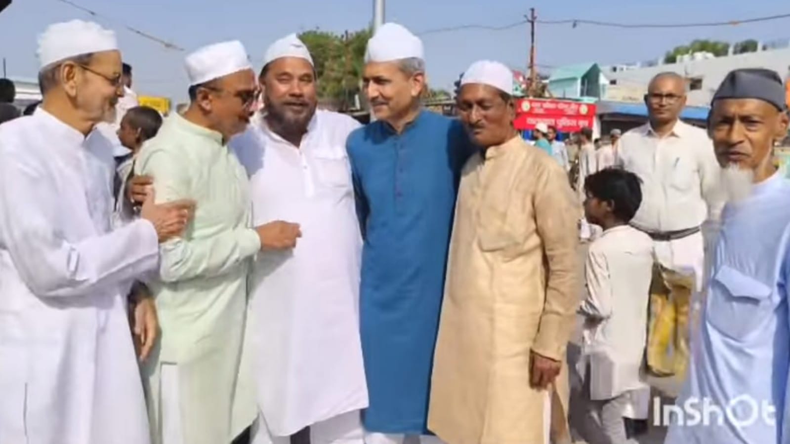 नमाज की दुआ और मटन के स्वाद से 'महका' बांदा: हिंदू-मुस्लिम भाईचारे ने दिलों को जोड़ा