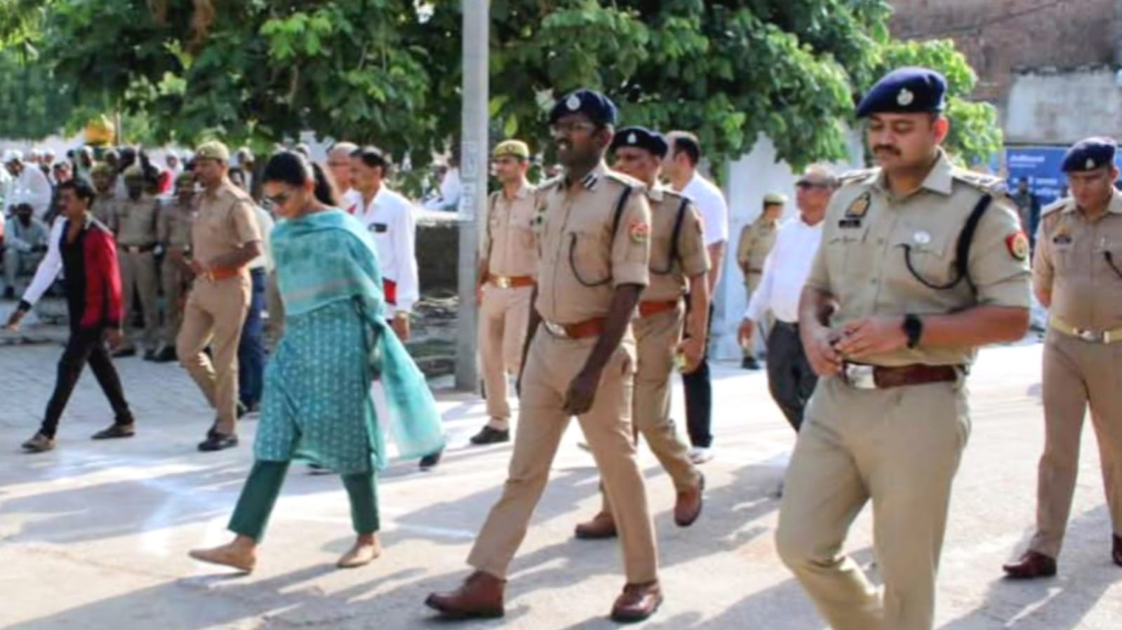 नमाज की दुआ और मटन के स्वाद से 'महका' बांदा: हिंदू-मुस्लिम भाईचारे ने दिलों को जोड़ा