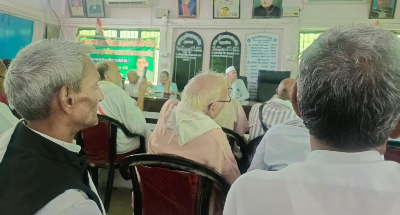 बुंदेलखंड की आवाज़ को मिला 'कलम और कानून' का साथ: संघर्ष समिति द्वारा सम्मानित