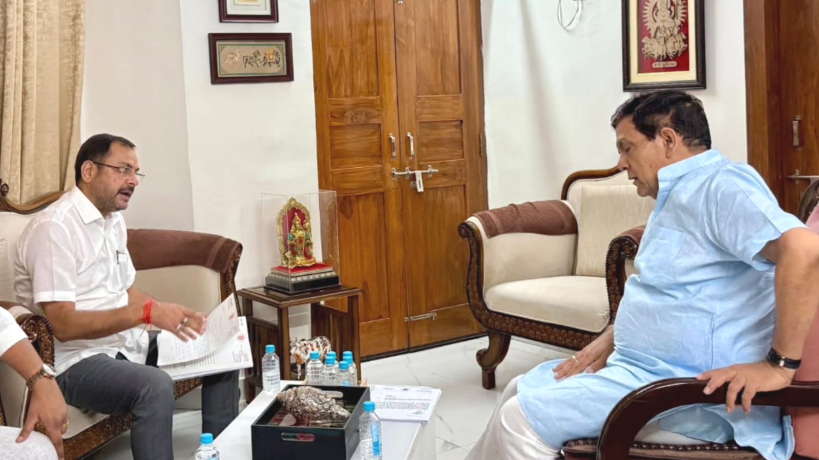 बिजली विभाग की नाकामी पर मंत्री से गरजे विधायक प्रकाश:कहा लगाम लगाइये या हमें थमाइये 
