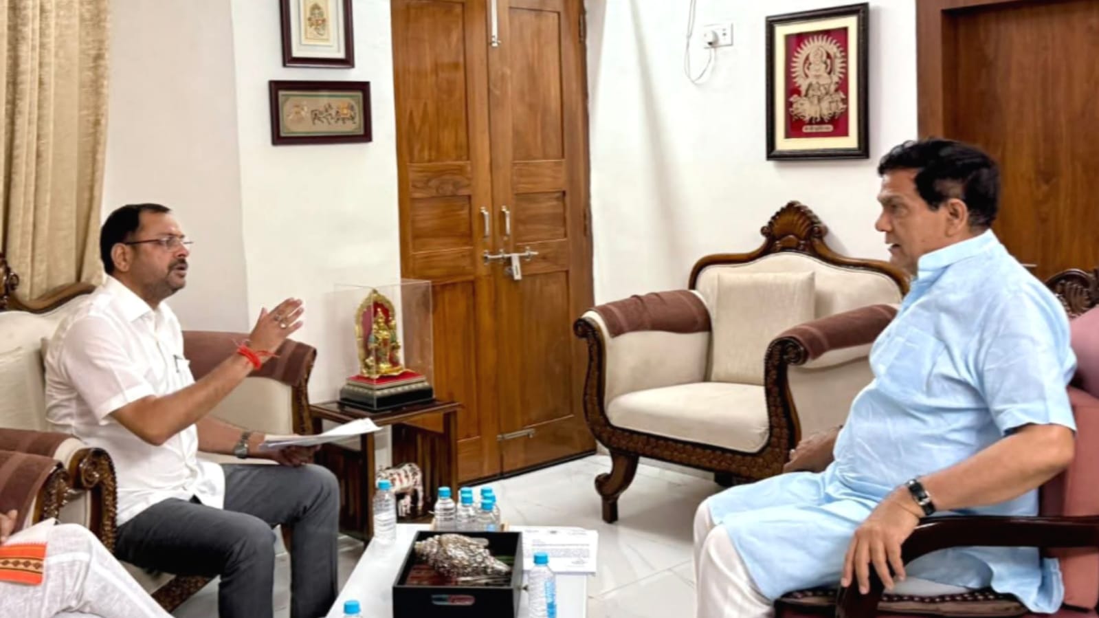 बिजली विभाग की नाकामी पर मंत्री से गरजे विधायक प्रकाश:कहा लगाम लगाइये या हमें थमाइये 