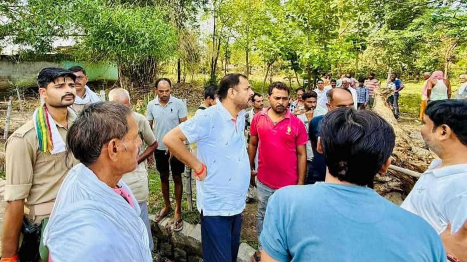 विधायक प्रकाश की चौपाल बनी 'लोकतंत्र' का प्रतीक: गांव-गांव गूंज रही 'जनसेवा' की आवाज़