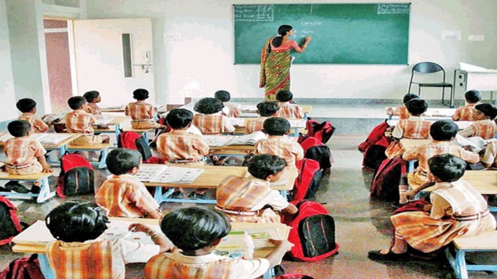 शिक्षा को लगा शिक्षक का 'ग्रहण': नगर के स्कूलों में 'ज्ञान मरण', बच्चों का भविष्य अंधकार में