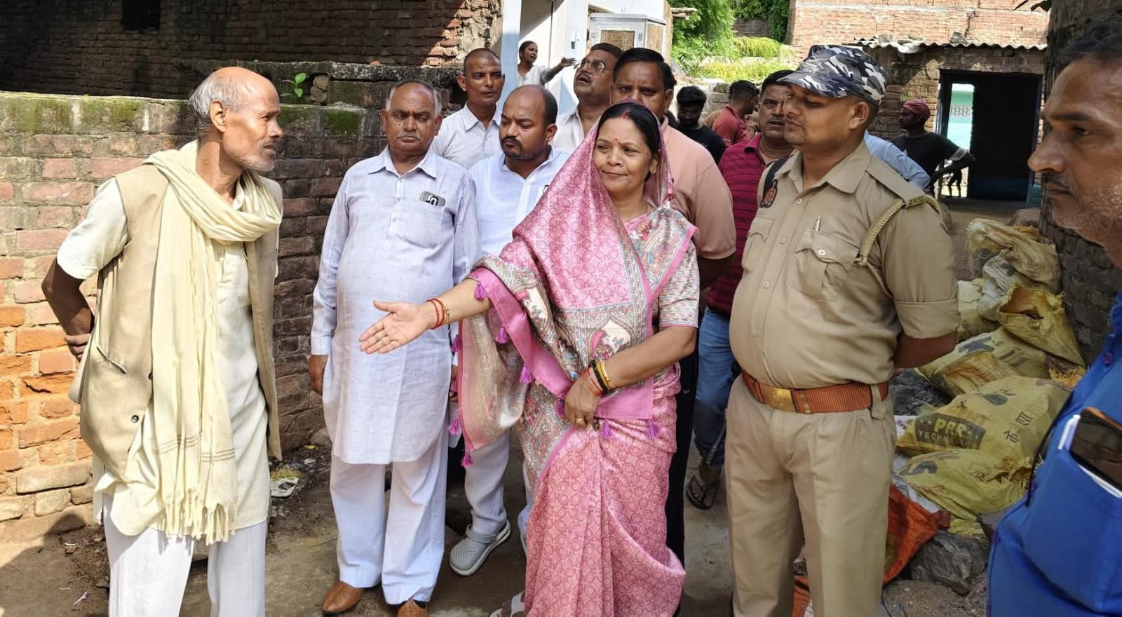 पालिकाध्यक्ष मालती की पदयात्रा: हर घर की सुनी फरियाद,अफसरों को लगाई फटकार