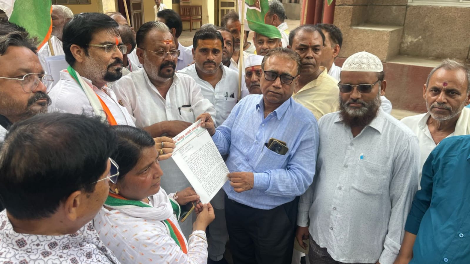 शिक्षा पर कुठाराघात: कांग्रेस ने सरकार को दी चेतावनी, स्कूल बंद करोगे तो 'कुर्सी' हिला देंगे !