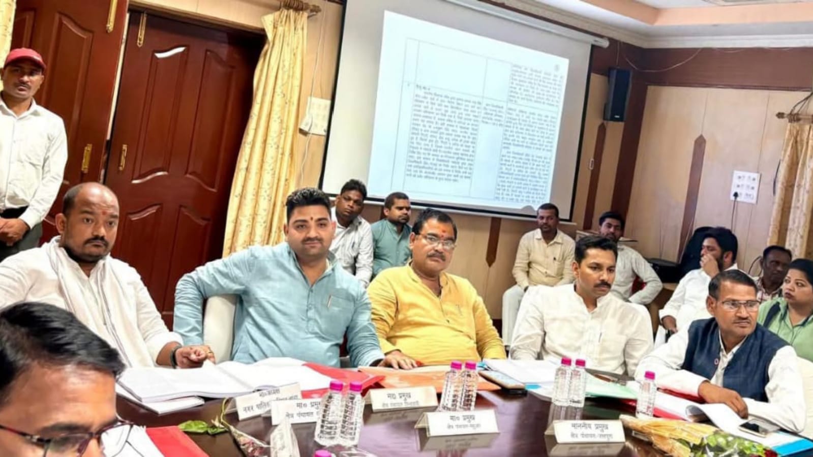 प्रतिनिधि अंकित का दिशा बैठक में धमाकेदार प्रदर्शन: नगर विकास के 'मुद्दे' पर रहे 'हावी'
