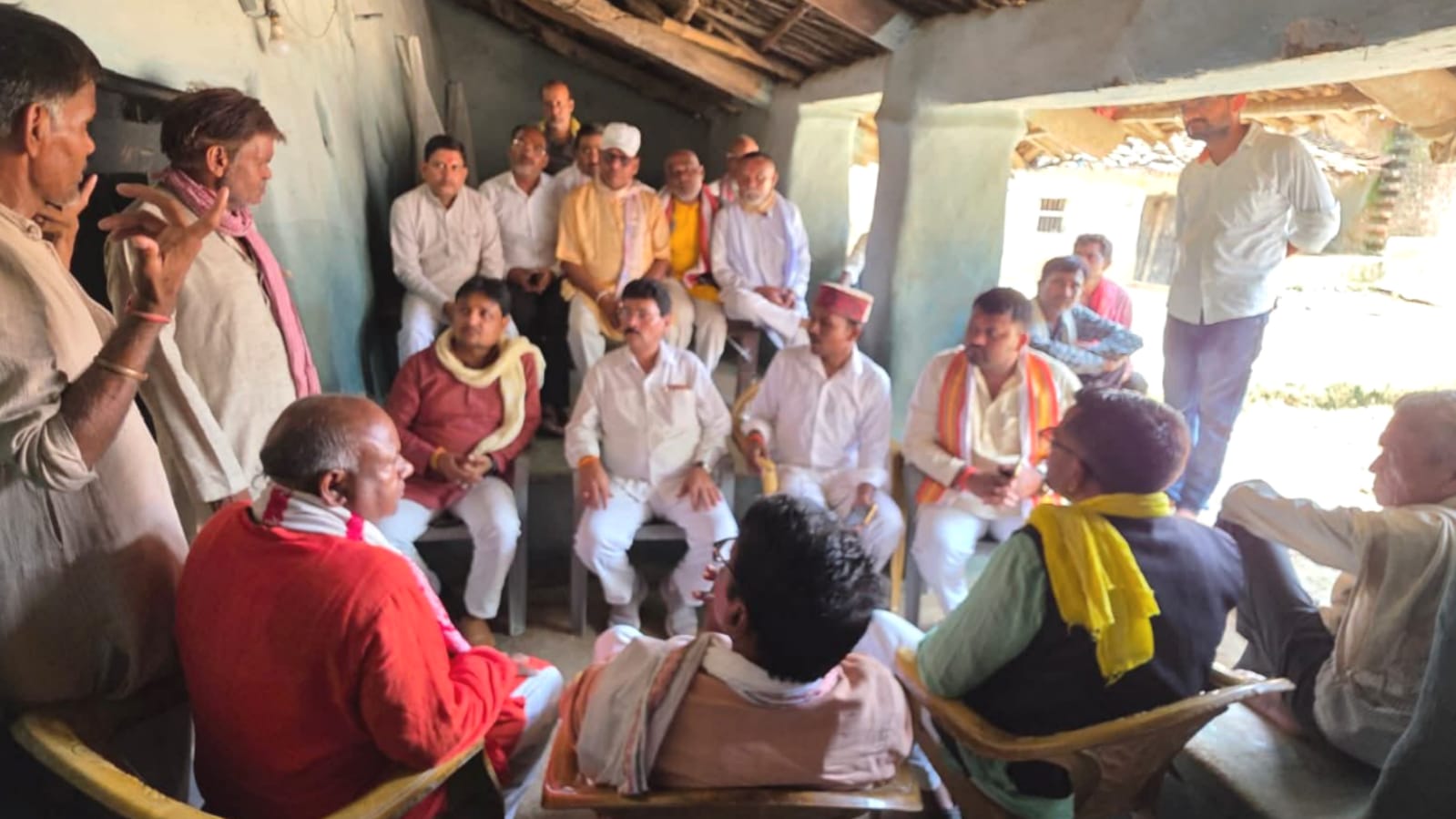 पुंगरी हत्याकांड : भाजपा प्रतिनिधिमंडल पहुंचा मृतक के घर, कठोर कार्रवाई का आश्वासन