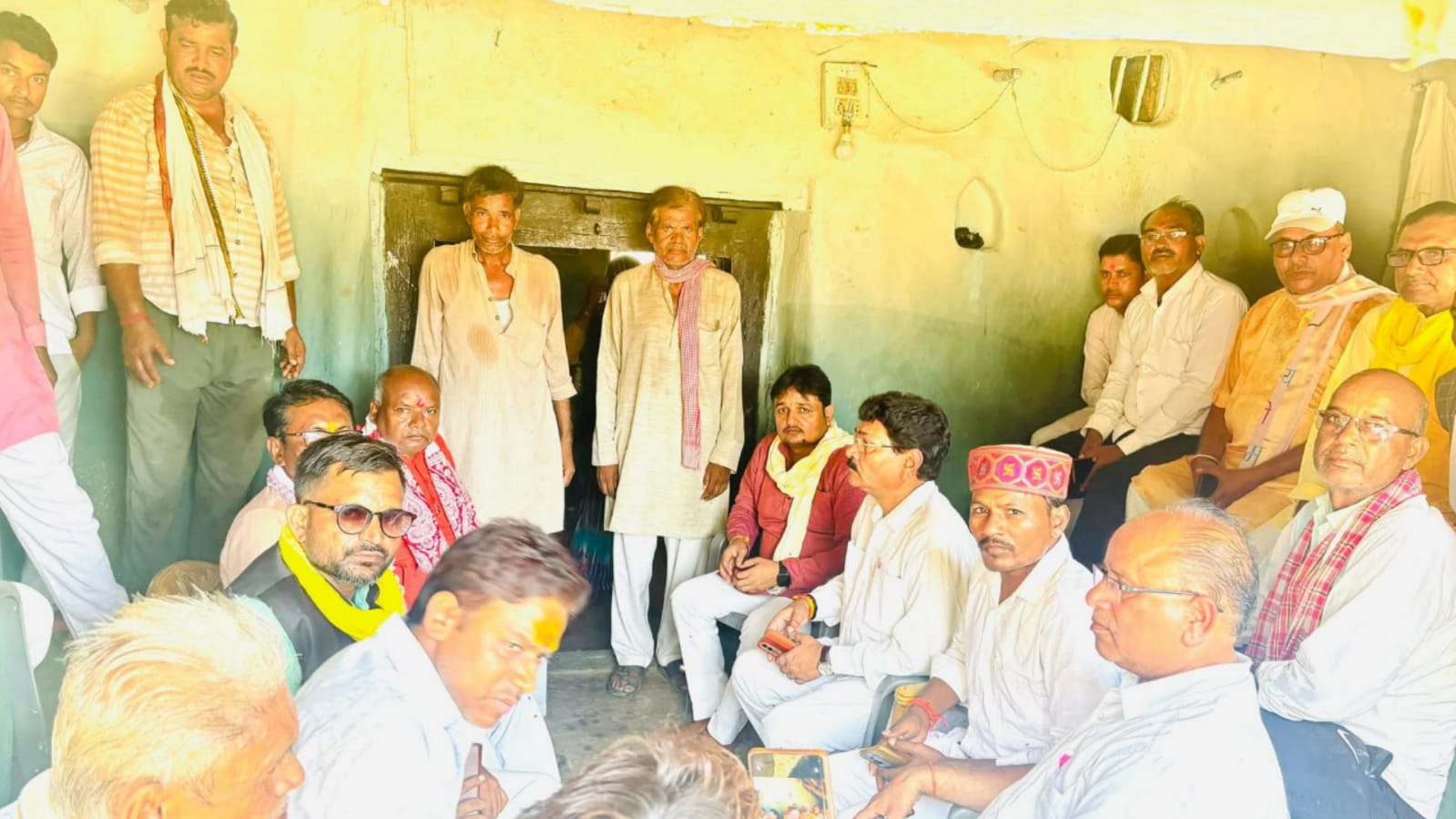 पुंगरी हत्याकांड : भाजपा प्रतिनिधिमंडल पहुंचा मृतक के घर, कठोर कार्रवाई का आश्वासन