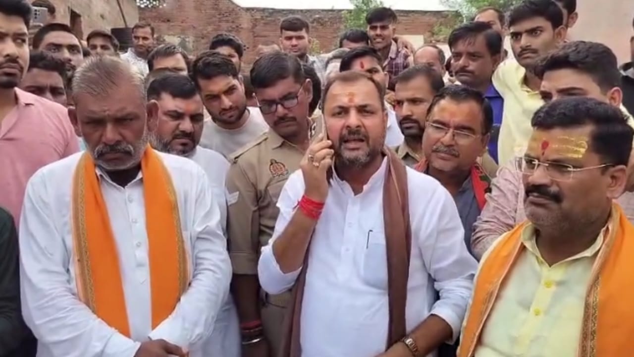 विधायक प्रकाश ने एसडीएम को फटकारा: कहा- क्यों चलवाया सुनील पटेल के इशारे पर बुलडोजर ?