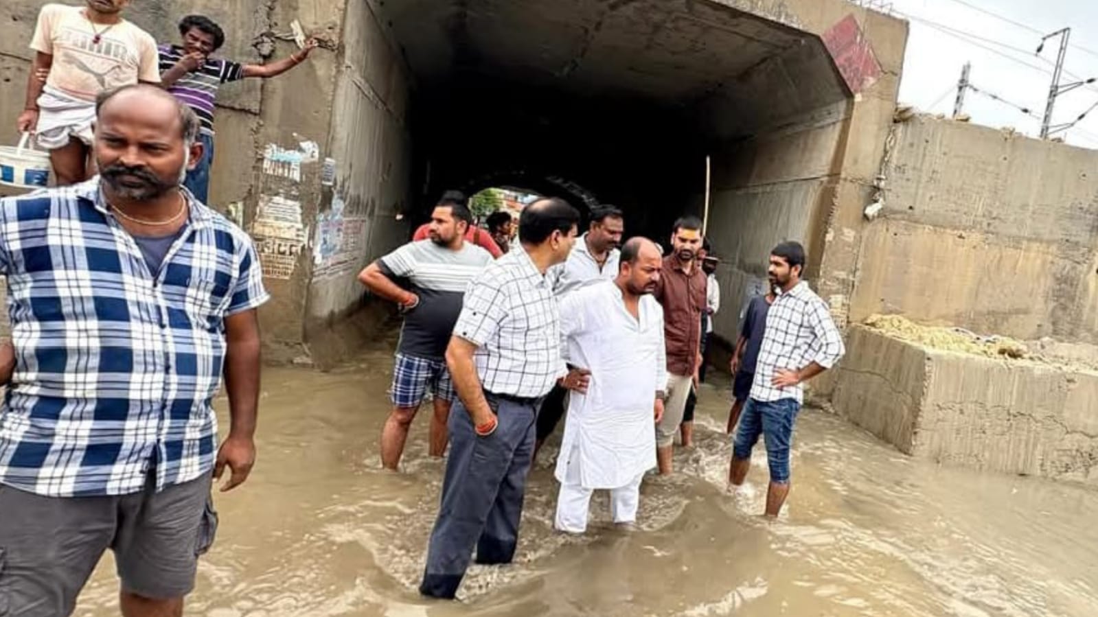 प्रतिनिधि अंकित ने लोहिया पुल क्षेत्र में संभाला मोर्चा: बोले- जनता की परेशानी नहीं बर्दाश्त