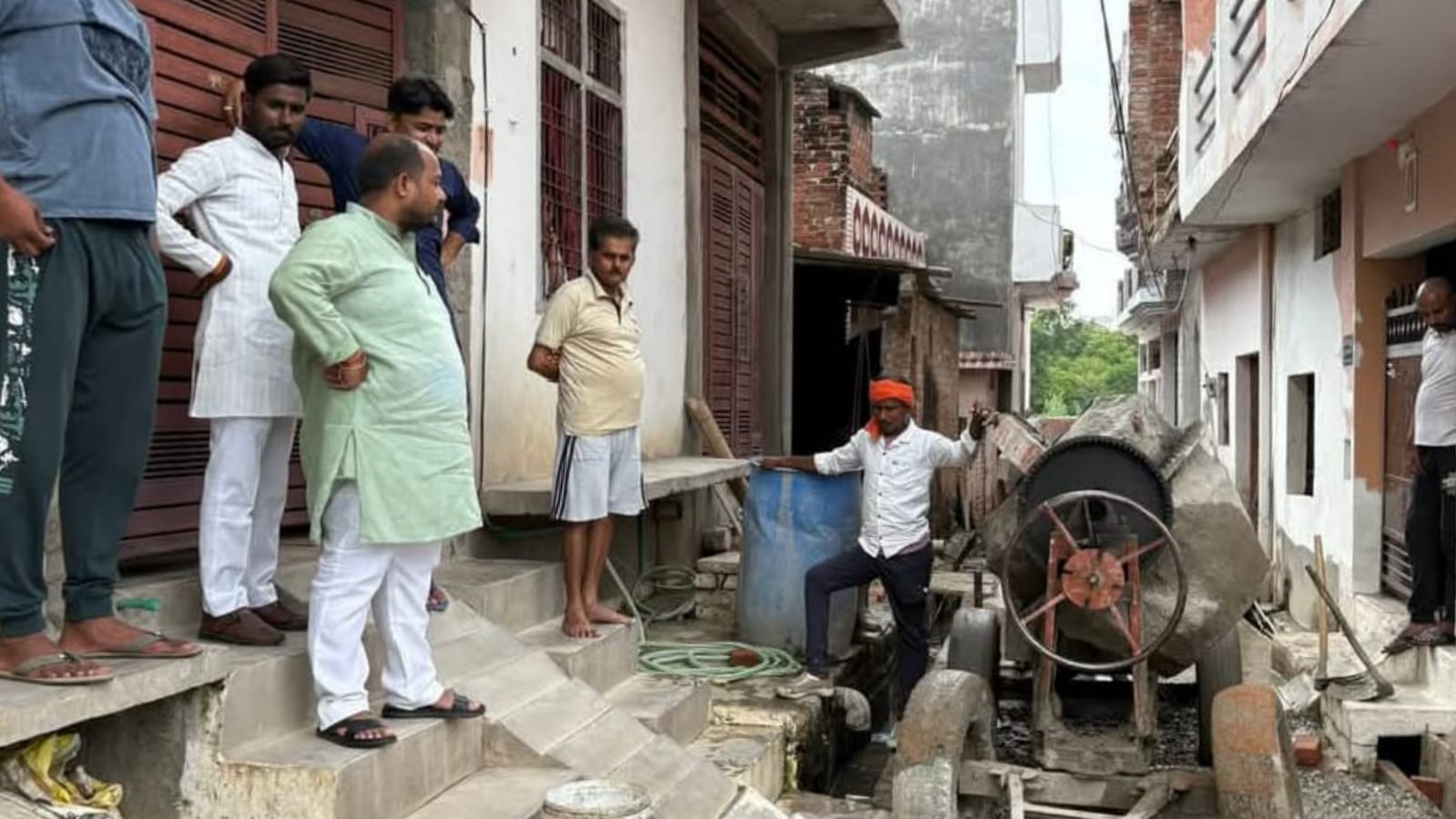 प्रतिनिधि अंकित 'घटिया निर्माण' पर 'भड़के': भुगतान रोकने की दी चेतावनी