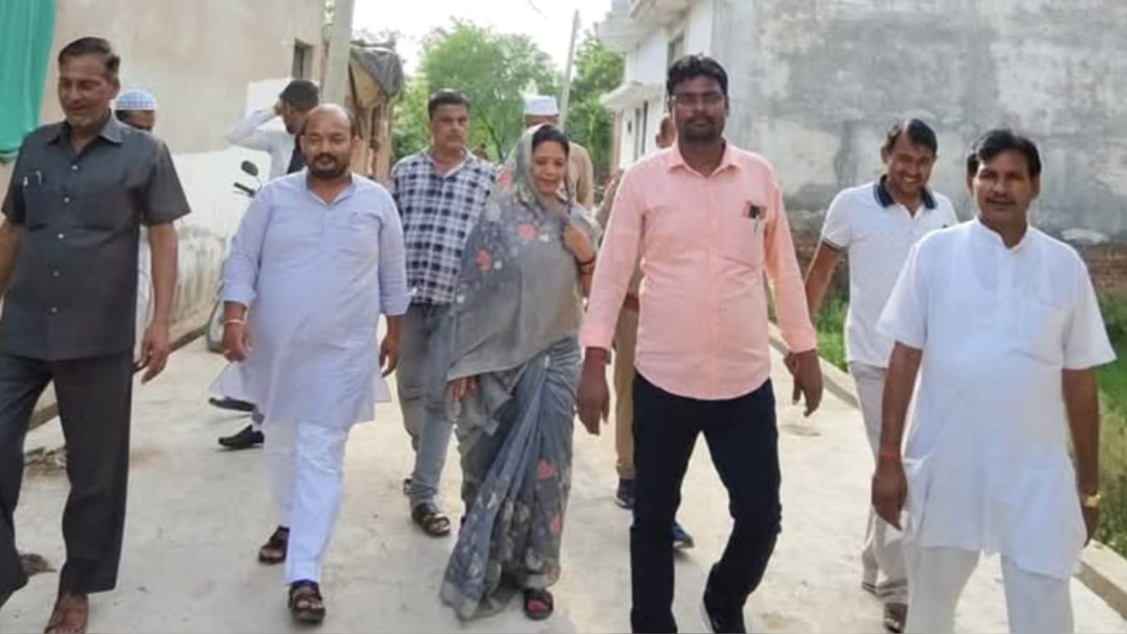 पालिकाध्यक्ष मालती द्वारा सावन में विकास की फुहार : सड़कों के लोकार्पण की रफ्तार तेज