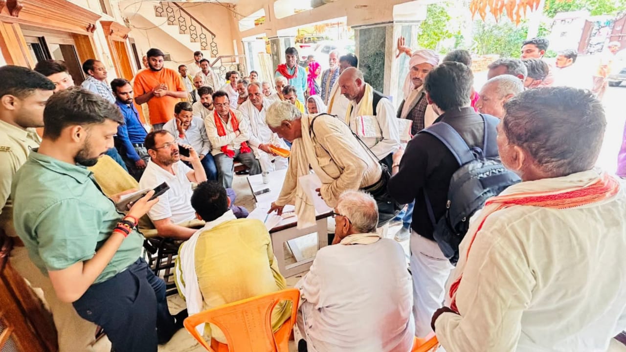 शेरे बुंदेलखंड प्रकाश की 'दहाड़' से काँपते हैं 'विरोधी और भ्रष्ट तंत्र': बने 'जनसेवा' के प्रतीक
