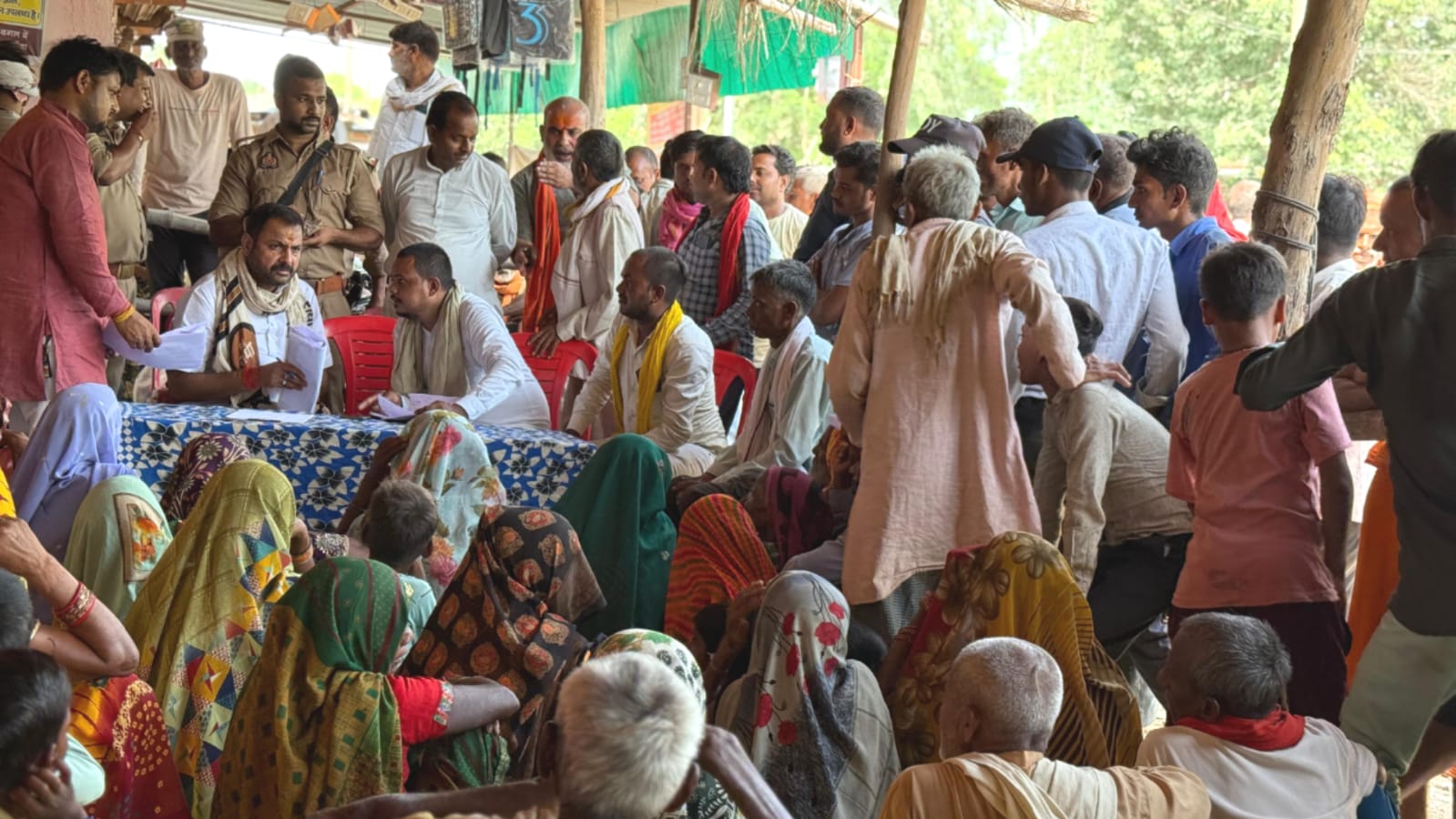 विधायक प्रकाश ग्रामीणों के बने सहारा: ज़मीनी निगरानी में दिखी गंभीरता, ग्रामीणों के 'दर्द' को बांटा