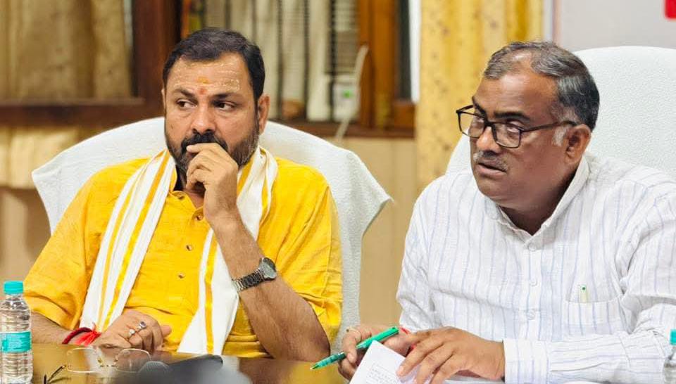 मंत्री और विधायक ने युवाओं को दी 'नई उड़ान': खेल किट के साथ मिली आत्मविश्वास की 'चाबी'