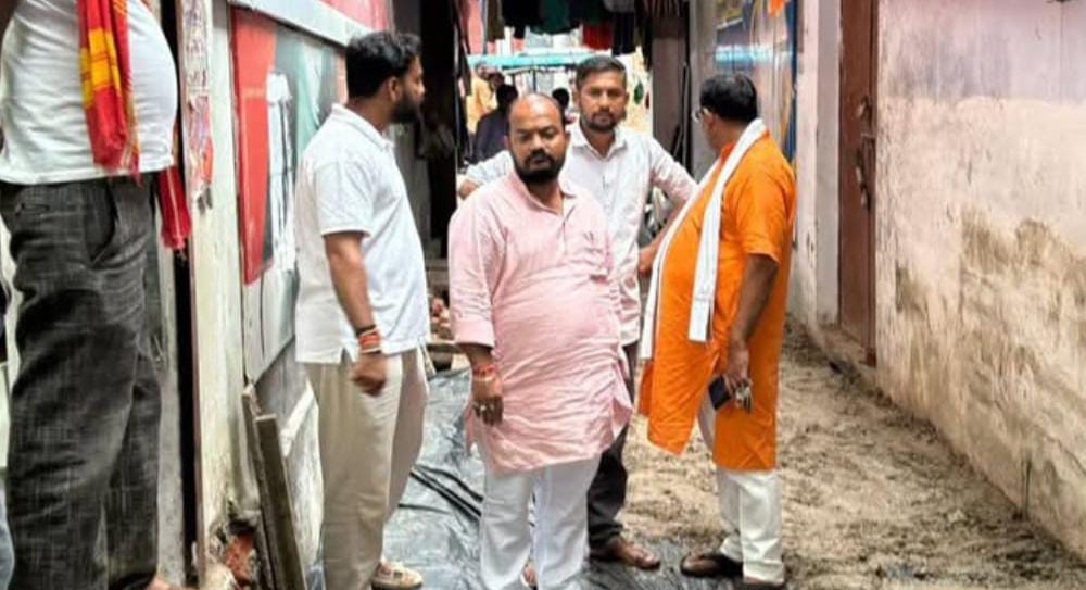 प्रतिनिधि अंकित की सख्ती से हड़कंप: "न खाऊंगा, न खाने दूंगा" की नीति से कांपे ठेकेदार