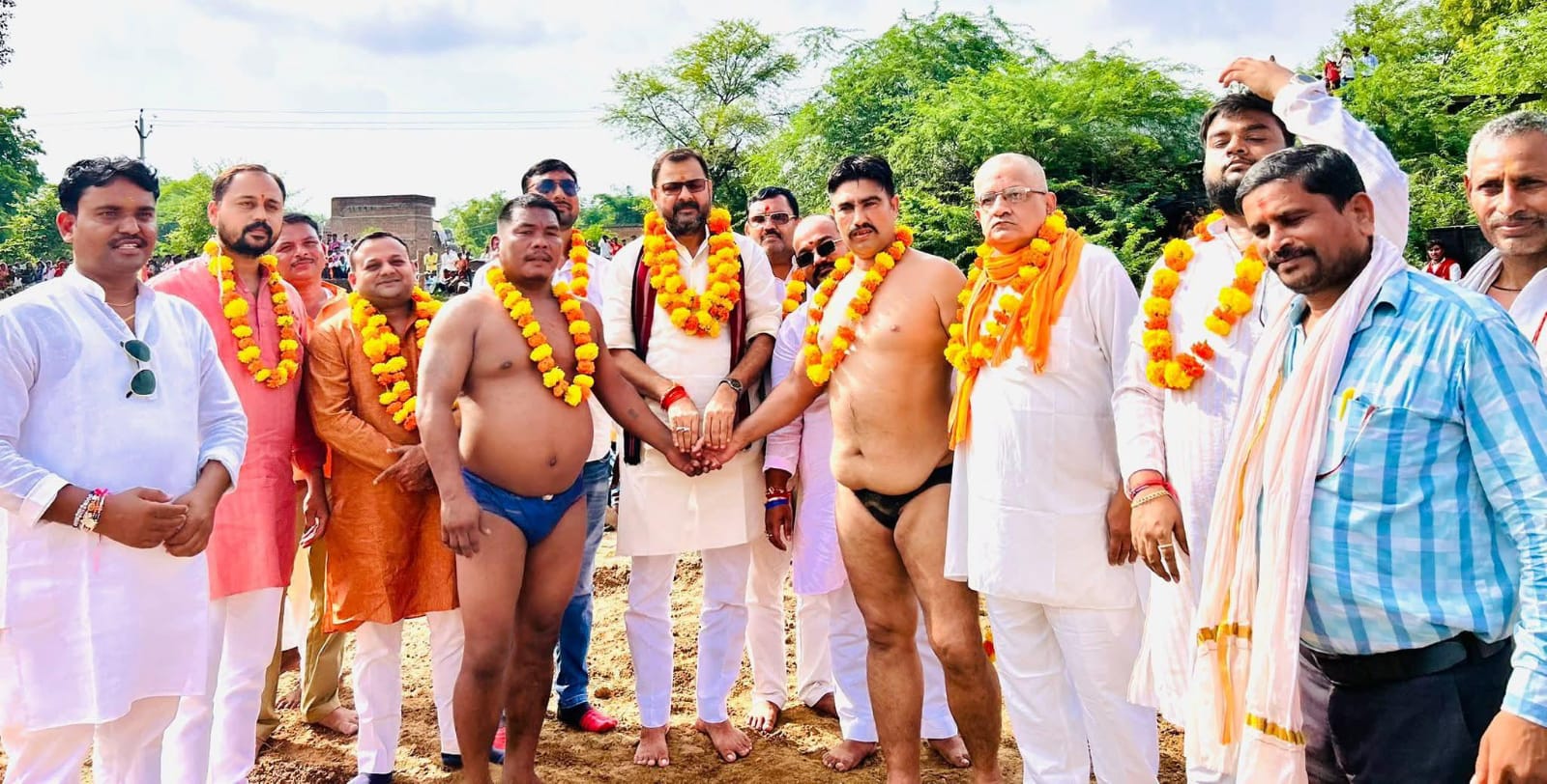 विधायक प्रकाश द्वारा 'दंगल' का उद्घाटन: कहा- शारीरिक व मानसिक ताकत का 'संगम'