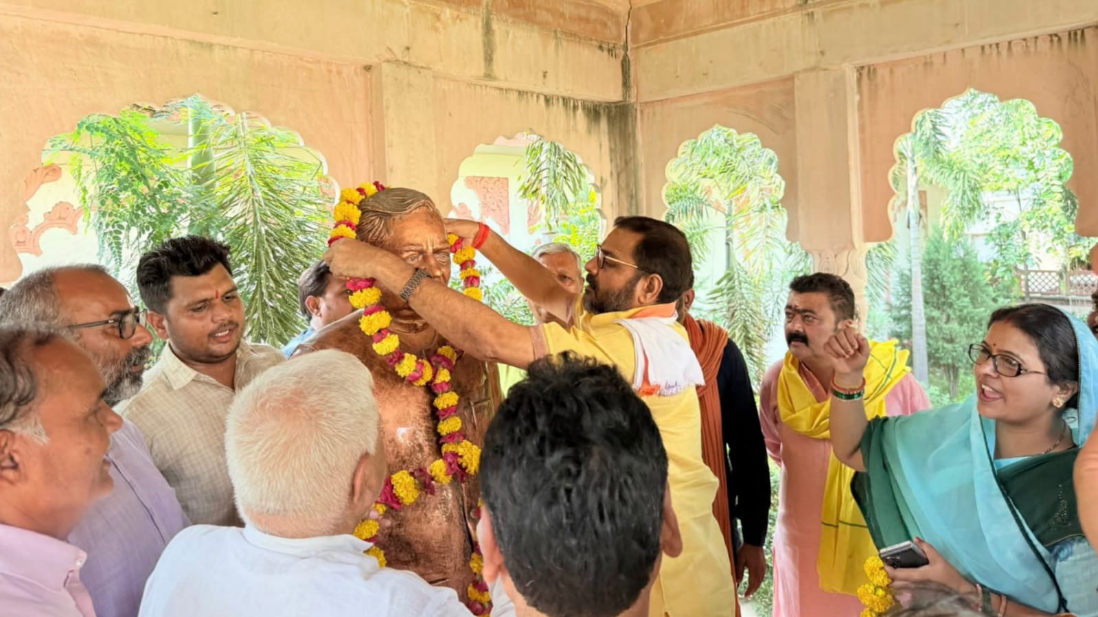 अटल की पुण्यतिथि पर भाजपा का नमन: आदर्शों को अपनाने का 'संकल्प'