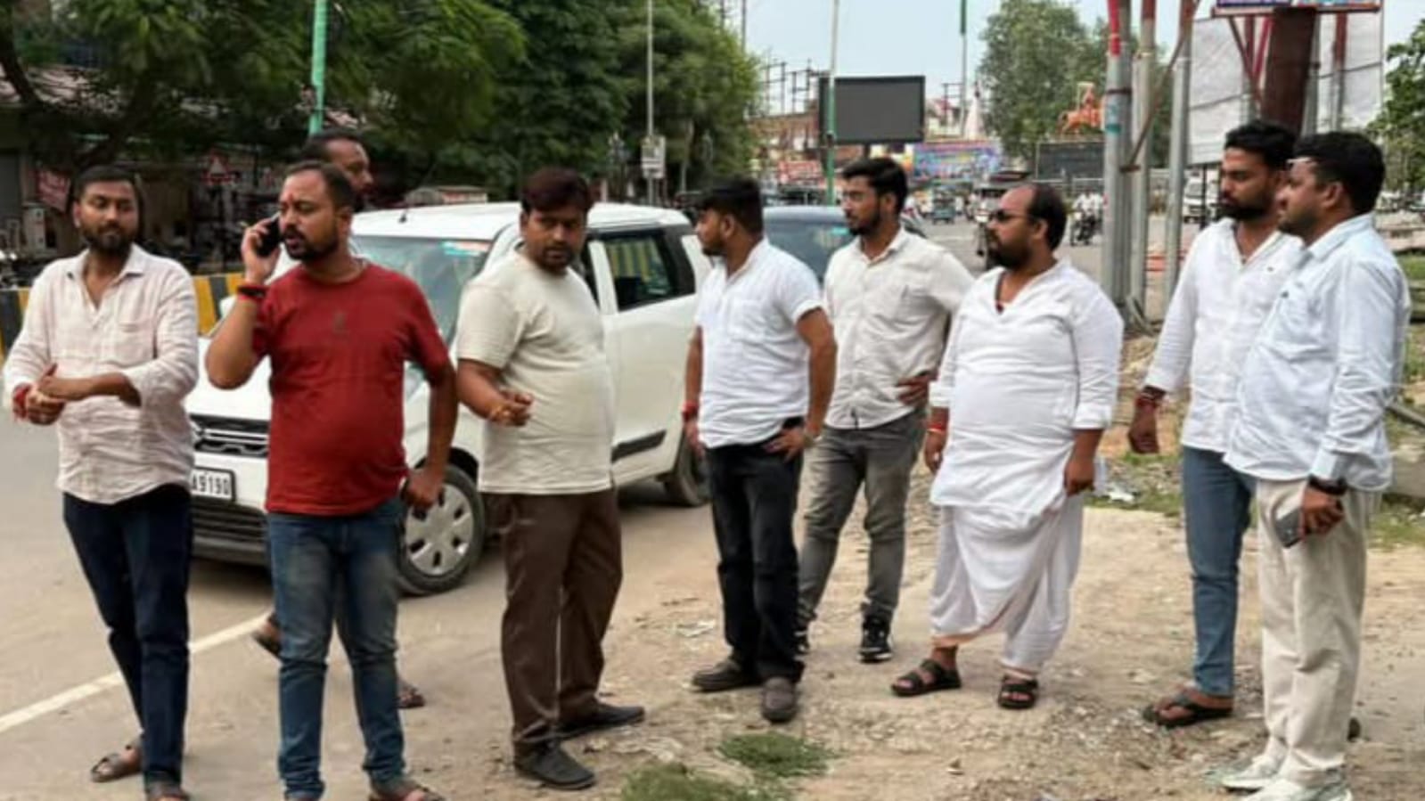 प्रतिनिधि अंकित का बढ़ायेगें नगर की 'शान' : फुटपाथ निर्माण से 'संवरेगा' का शहर