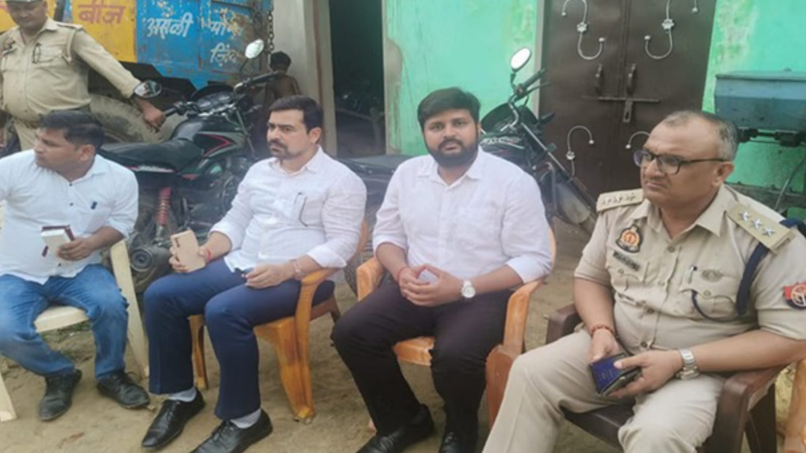 दरिंदे पर बुलडोज़र का वार: मासूम से दुष्कर्म व हत्या के 'आरोपित' का आशियाना जमींदोज़