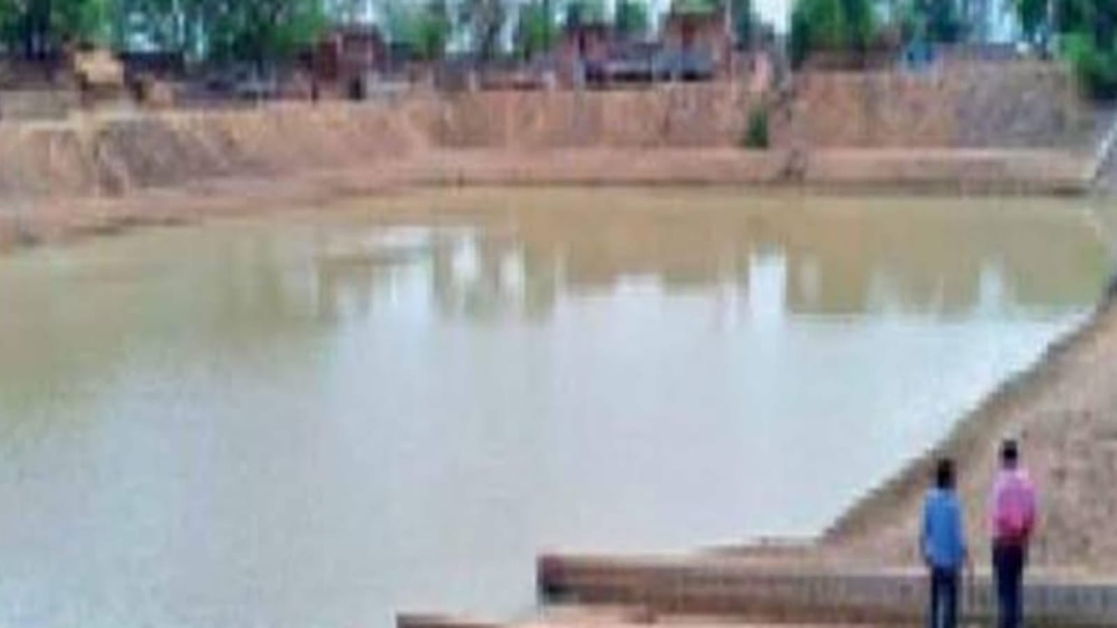 बांदा के अमृत सरोवरों की खुली पोल: बरसात में भी सूखे तालाब, जल संरक्षण का सच बेनकाब