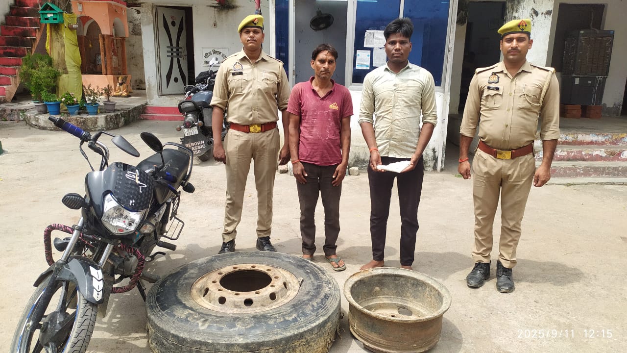 पुलिस की बड़ी सफलता : चोर गैंग का पर्दाफाश, तमंचा और माल बरामद