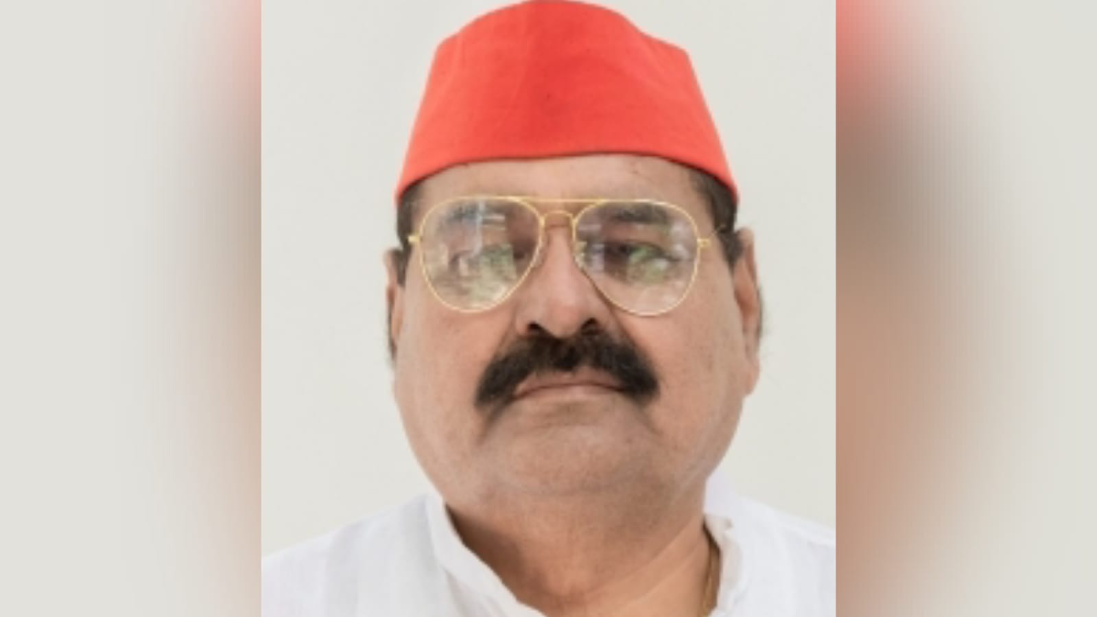 सपा विधायक विशंभर नें खाद संकट पर 'योगी सरकार' पर बोला हमला: कहा 'कागज़ी दावों' से नहीं चलेगा काम