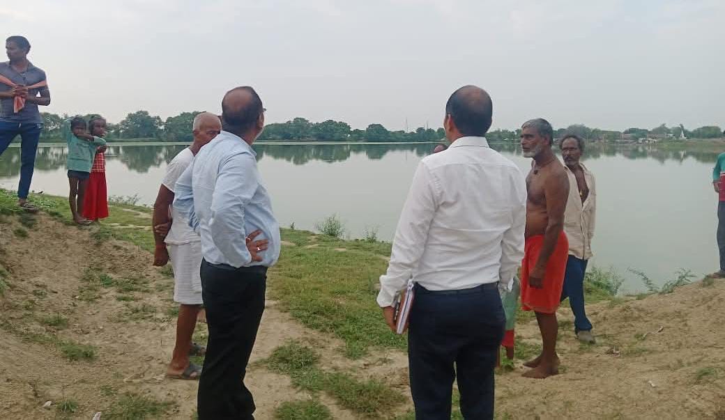 सीडीओ अजय पांडे के 'निरीक्षण' से अफसरों के छूटे 'पसीने' : तालाब और गौशाला पर 'कड़े' निर्देश